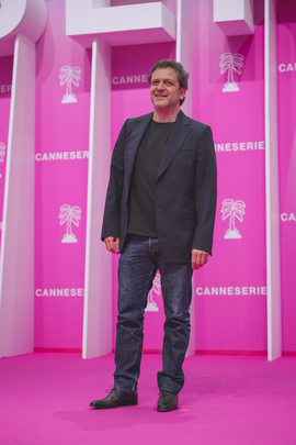 CANAL+ ICON AWARD - ERIC ROCHANT & THE BUREAU'S CAST
